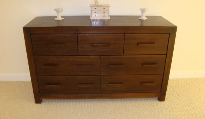 Side board